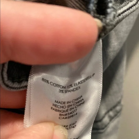 CAbi Gray Distressed Skinny Jeans Zipper Detail Size 4 - Picture 7 of 7